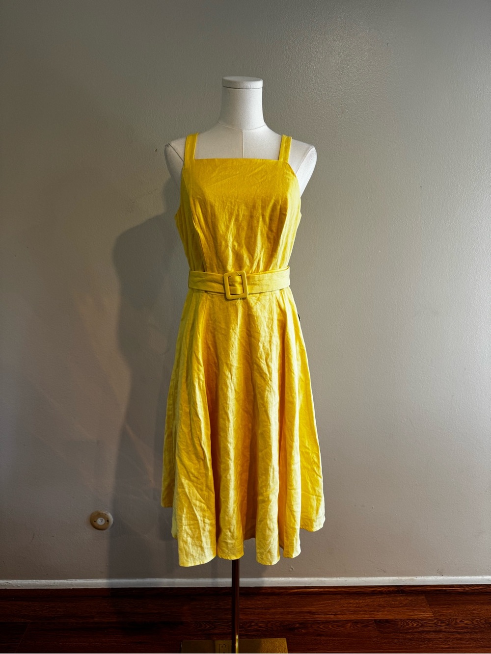 NWT Gal Meets Glam Yellow Square-Neck Midi Dress with Belt